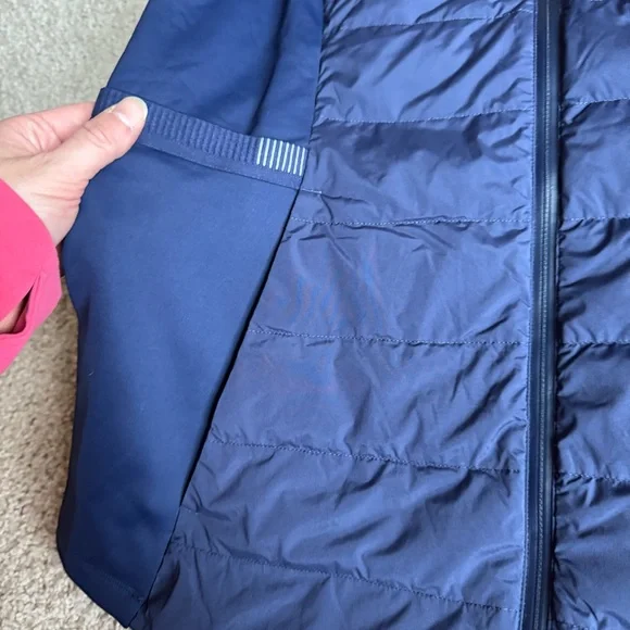 Lululemon Down for It All Vest Shine Night Sea size 12 - Picture 6 of 12